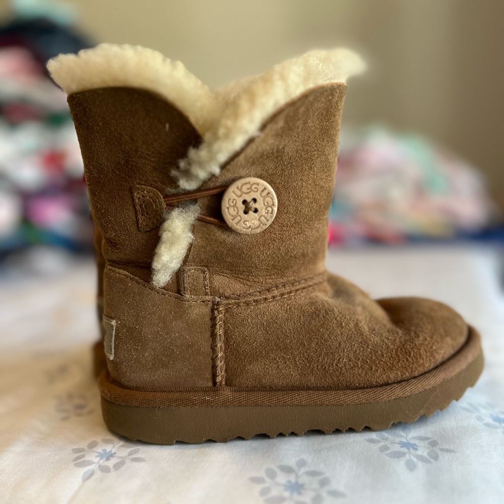 UGG Boots Size 10 Bailey Buttons (toddler)